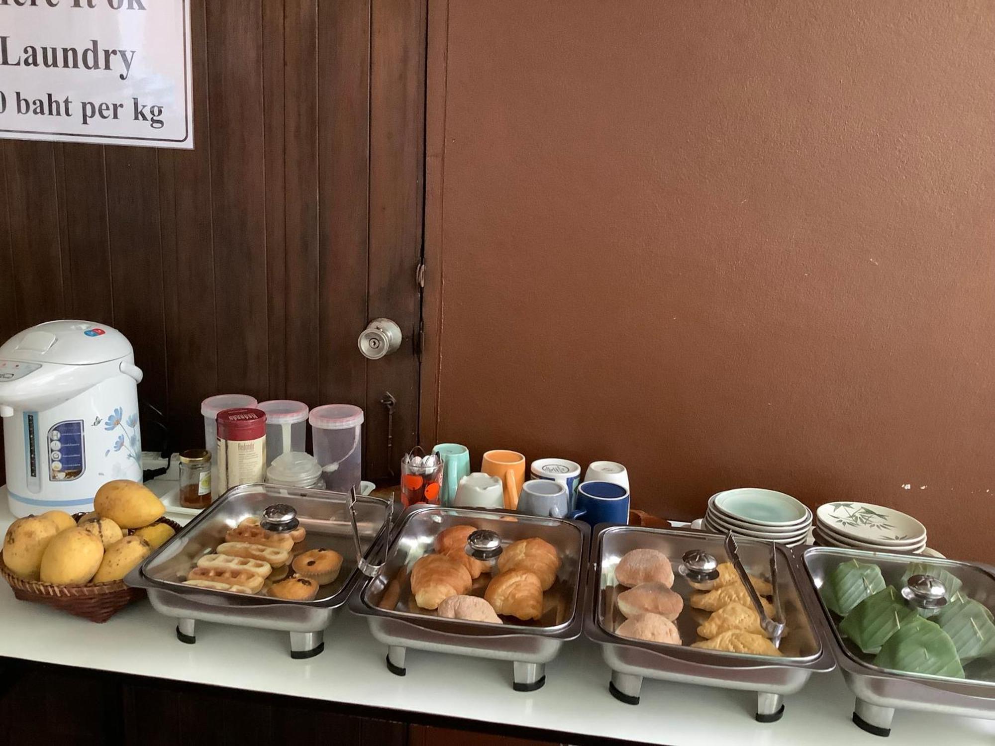 Tata Guesthouse Csiangmaj Kültér fotó