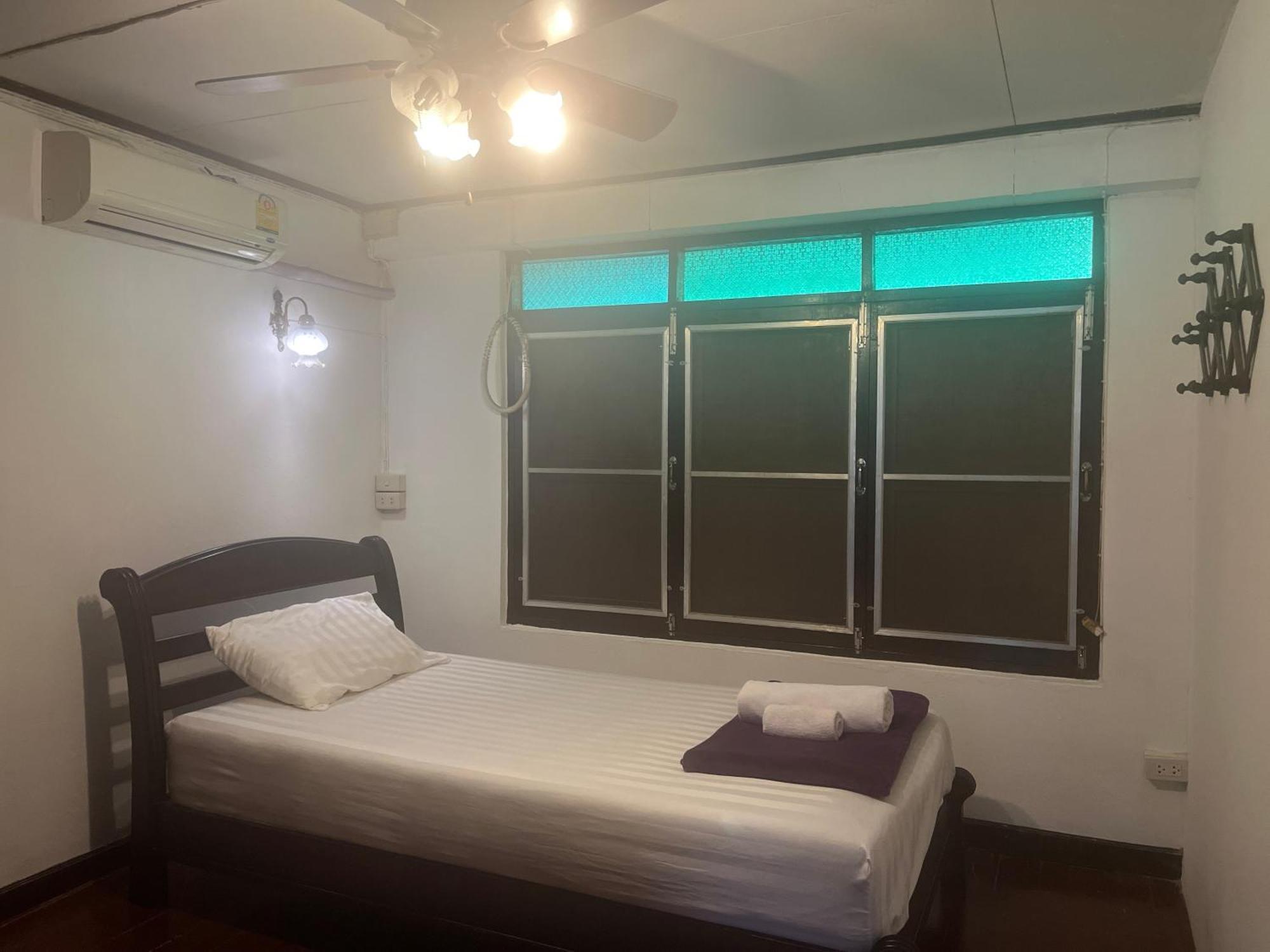 Tata Guesthouse Csiangmaj Kültér fotó