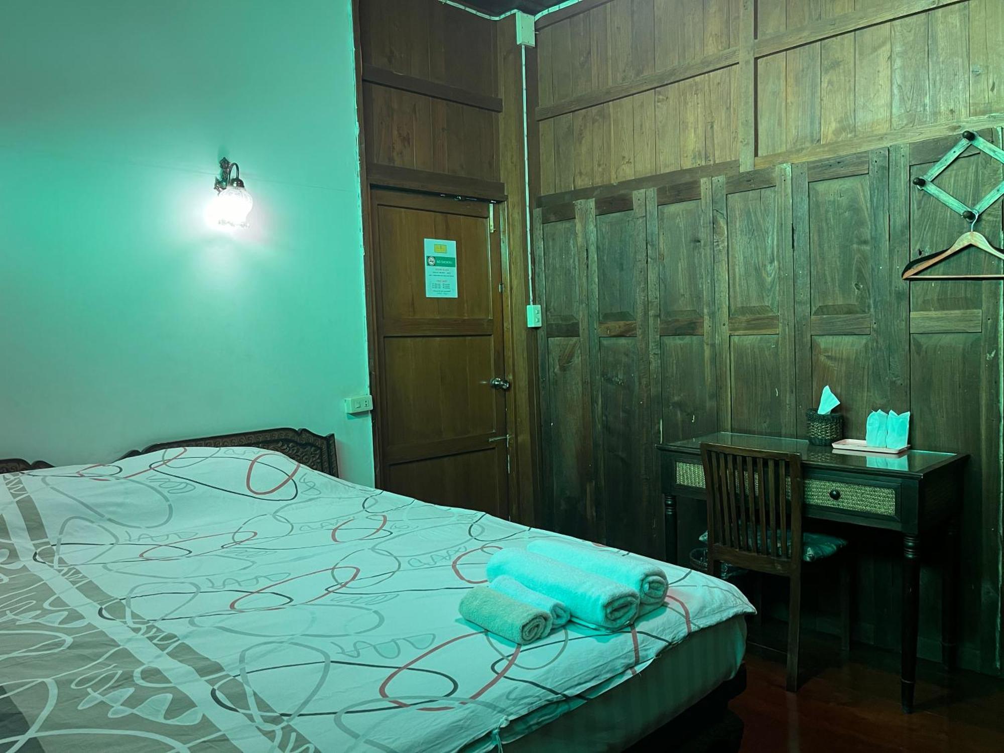 Tata Guesthouse Csiangmaj Kültér fotó